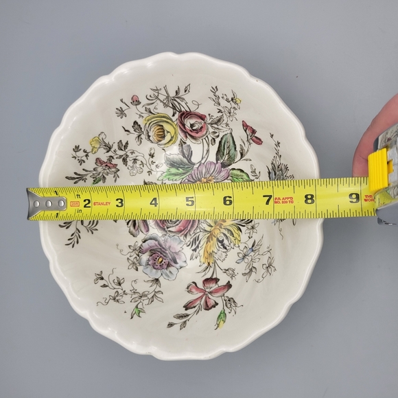 Vintage Johnson Brothers Sheraton Floral Center Serving Bowl Vintage Johnson Bro - Picture 7 of 12